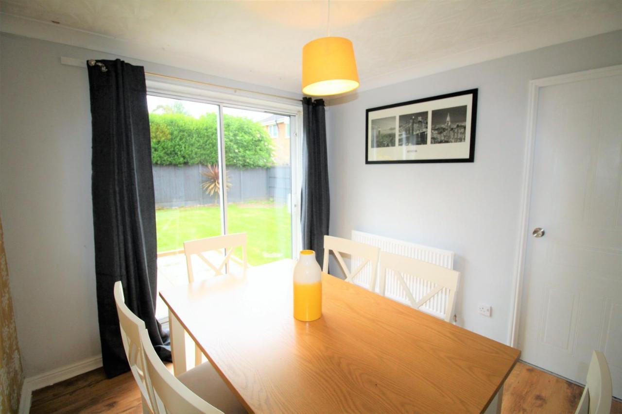 Doncaster - Warmsworth - Great Customer Feedback - 3 Bed Detached House - Private Garden & Parking Plus Garage - Quiet Cul De Sac Location - Dog Friendly - Fast Wifi - Close To Motorway Access Exterior photo