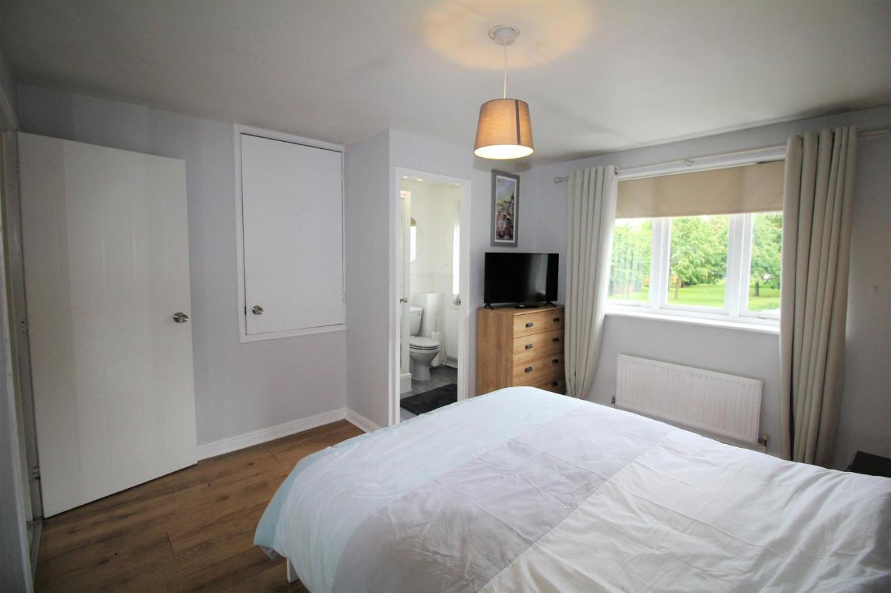 Doncaster - Warmsworth - Great Customer Feedback - 3 Bed Detached House - Private Garden & Parking Plus Garage - Quiet Cul De Sac Location - Dog Friendly - Fast Wifi - Close To Motorway Access Exterior photo
