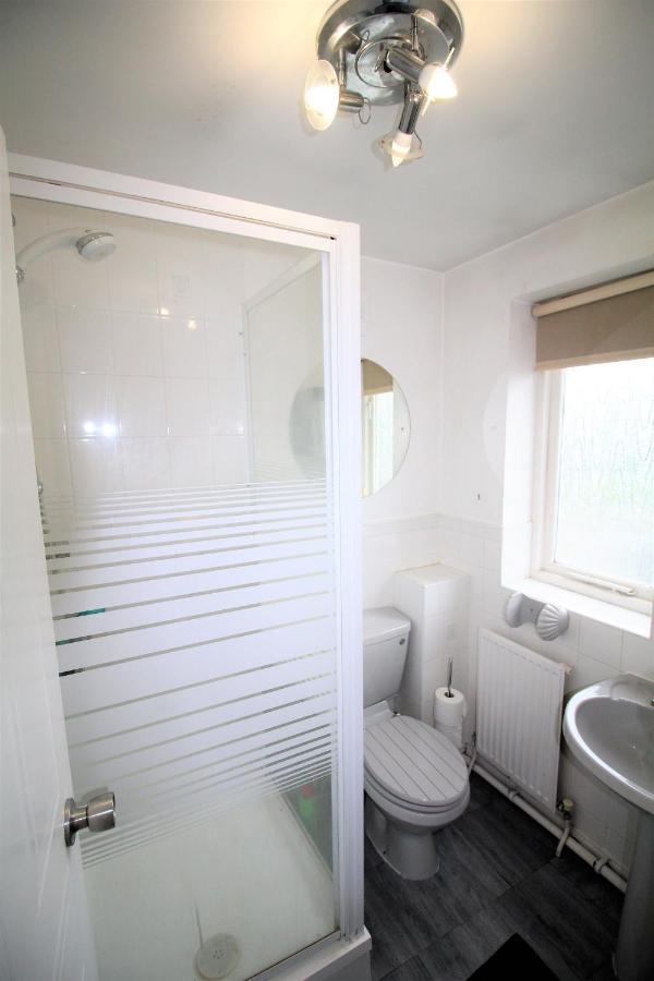 Doncaster - Warmsworth - Great Customer Feedback - 3 Bed Detached House - Private Garden & Parking Plus Garage - Quiet Cul De Sac Location - Dog Friendly - Fast Wifi - Close To Motorway Access Exterior photo